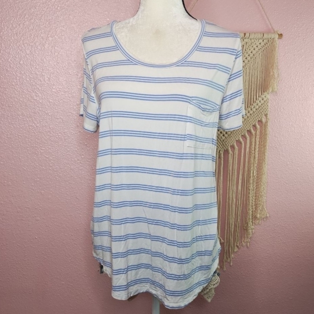 Market & Spruce | Striped Blue and White Top Tee Women's Medium M Scoop Neck EUC